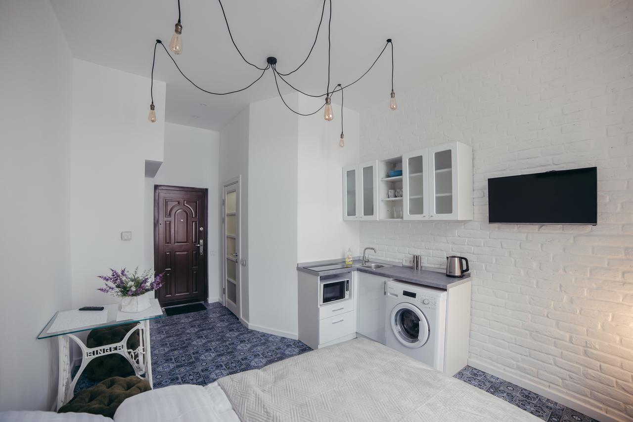 Студия С Дизайнерским Ремонтом Lviv Exterior photo